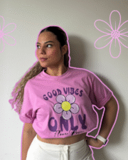 Camiseta estampada Good Vibes Only – Rosa Amarantto - Imagen 2