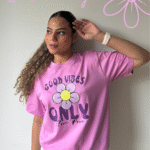 Camiseta estampada Good Vibes Only – Rosa Amarantto